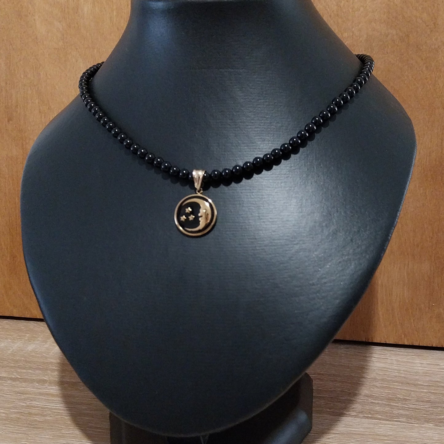 Collier ONYX - Perles 4mm - Lune dorée