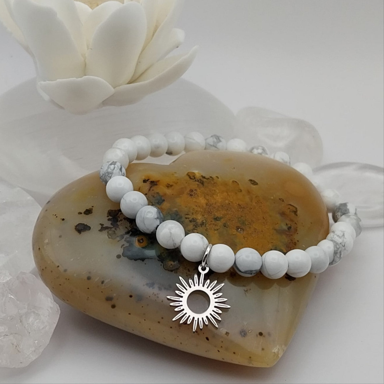 Bracelet HOWLITE - Perles 6mm - Soleil argenté