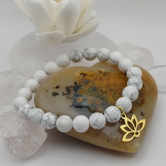 Bracelet HOWLITE - Perles 8mm - Lotus doré