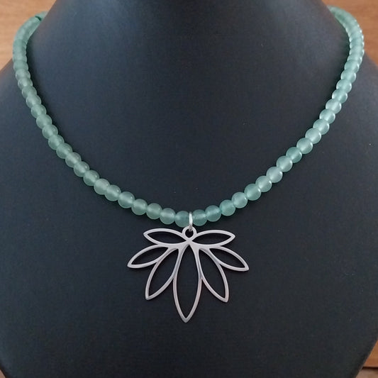 Collier AVENTURINE  - Perles 4mm  - Lotus argenté