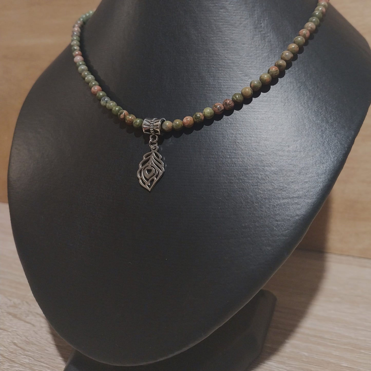 Collier UNAKITE - Perles 4mm - Feuille argentée