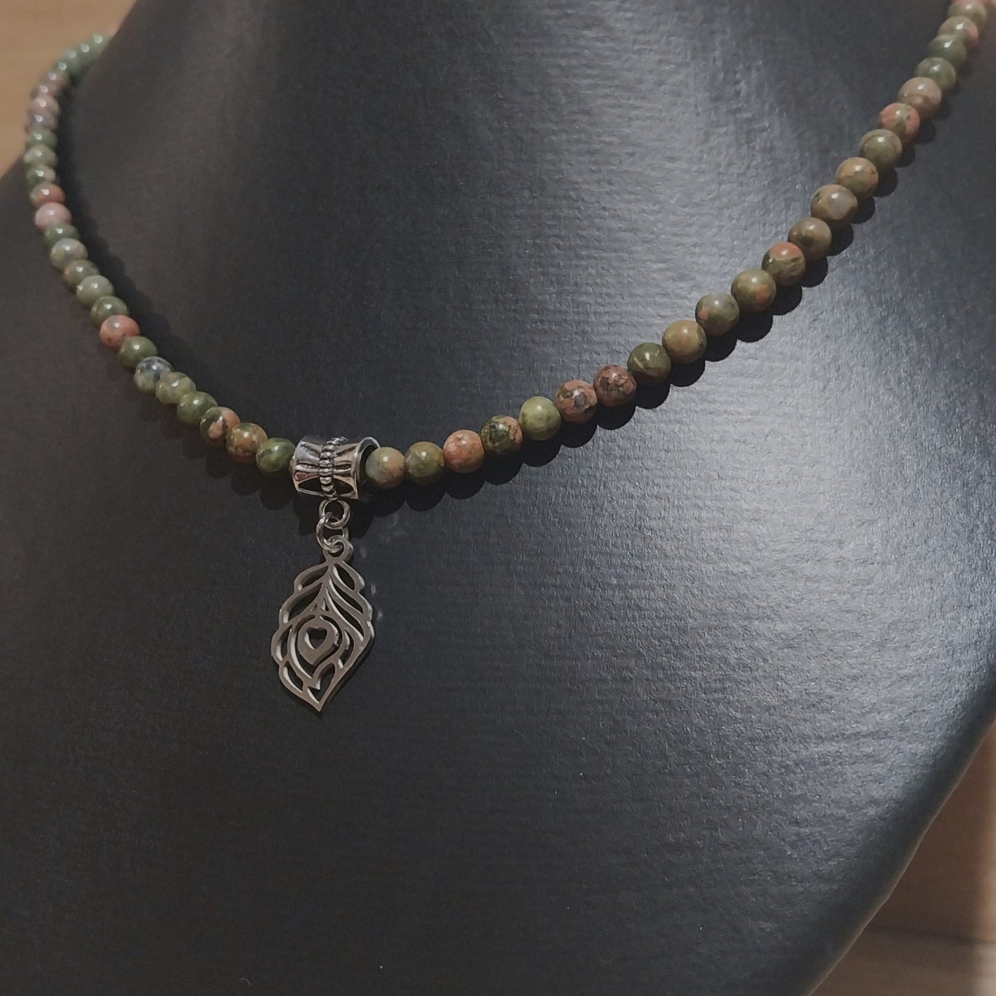 Collier UNAKITE - Perles 4mm - Feuille argentée
