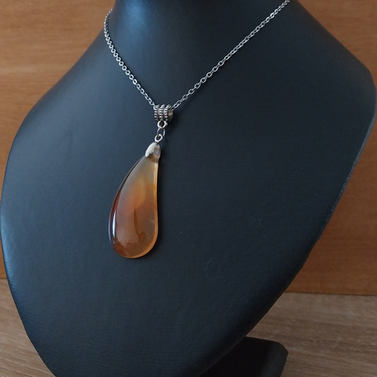 Pendentif AGATE RUBANÉE sur chaîne